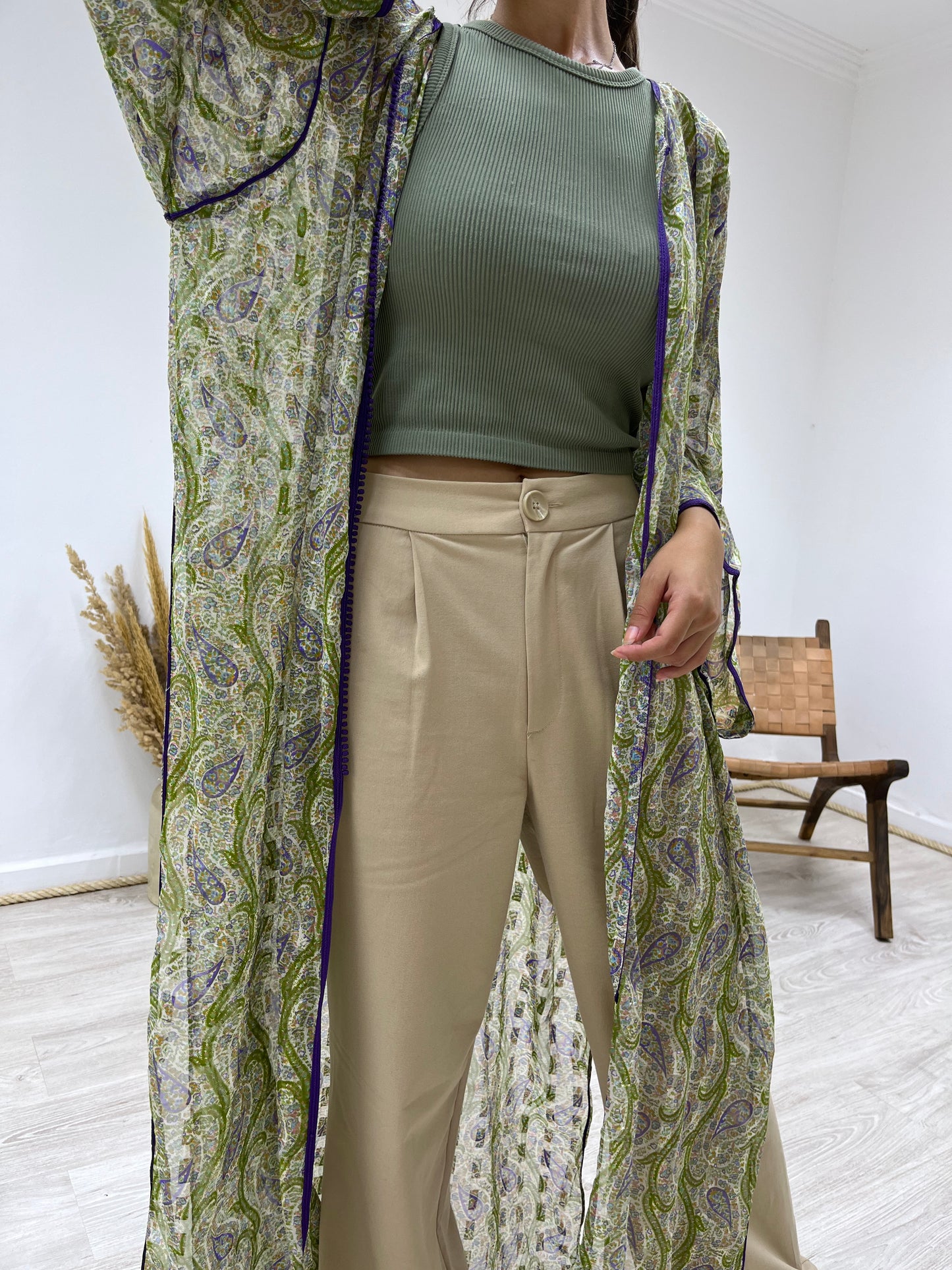 AMIRA Paisley Breeze