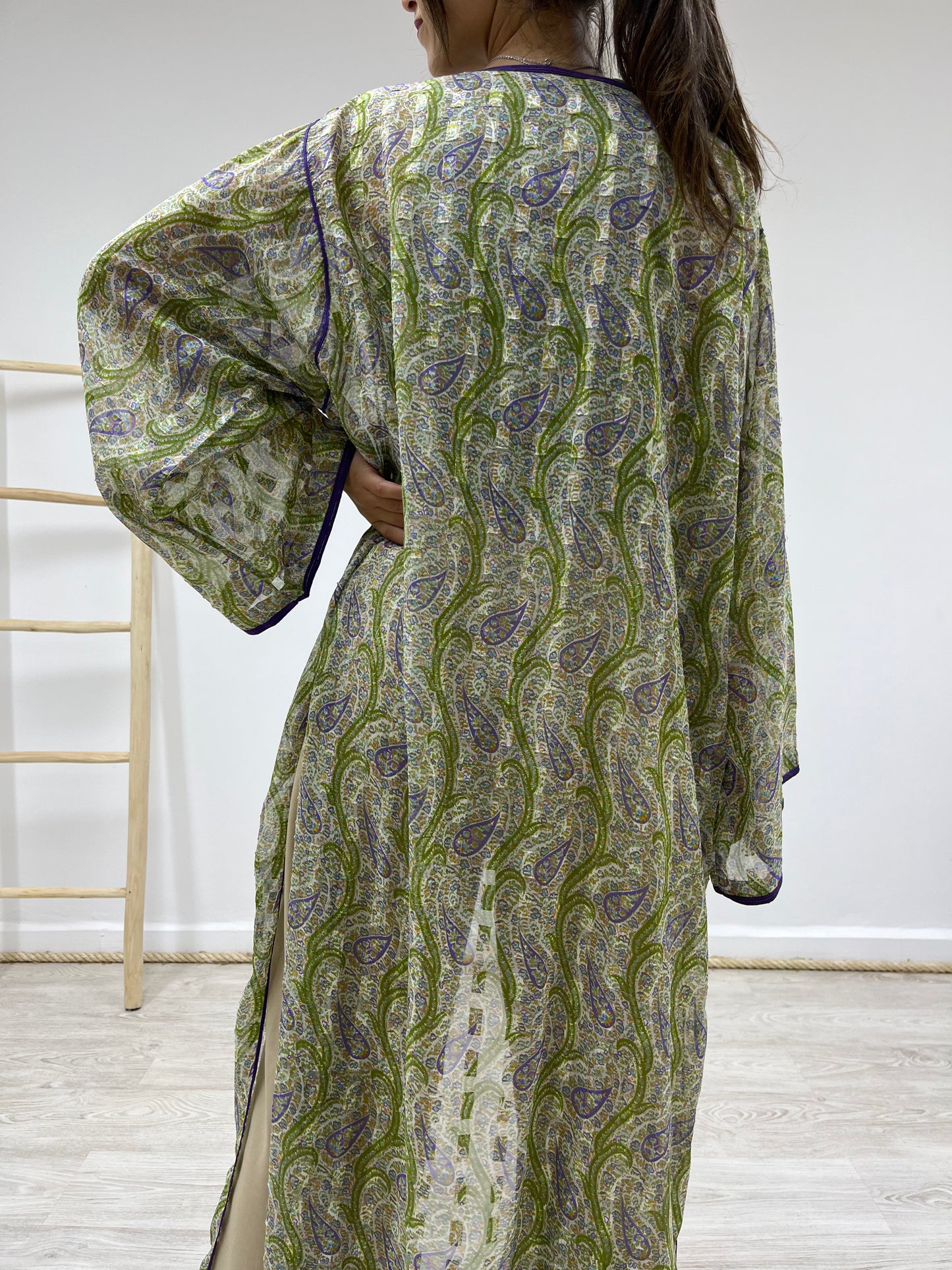 AMIRA Paisley Breeze